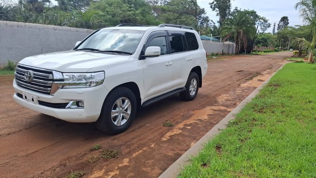 Toyota Landcruiser 200 Series V8 VX